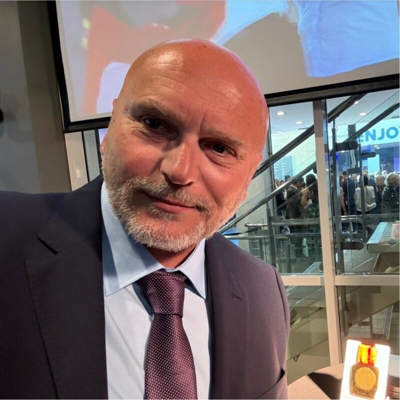 Saponia erwirbt Eigentum an Hospitalija Store, neuer Leiter von Sports TV