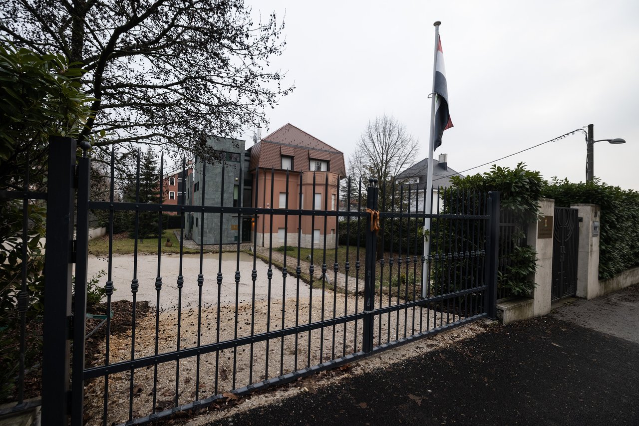 Who are the people renting houses to embassies in Zagreb