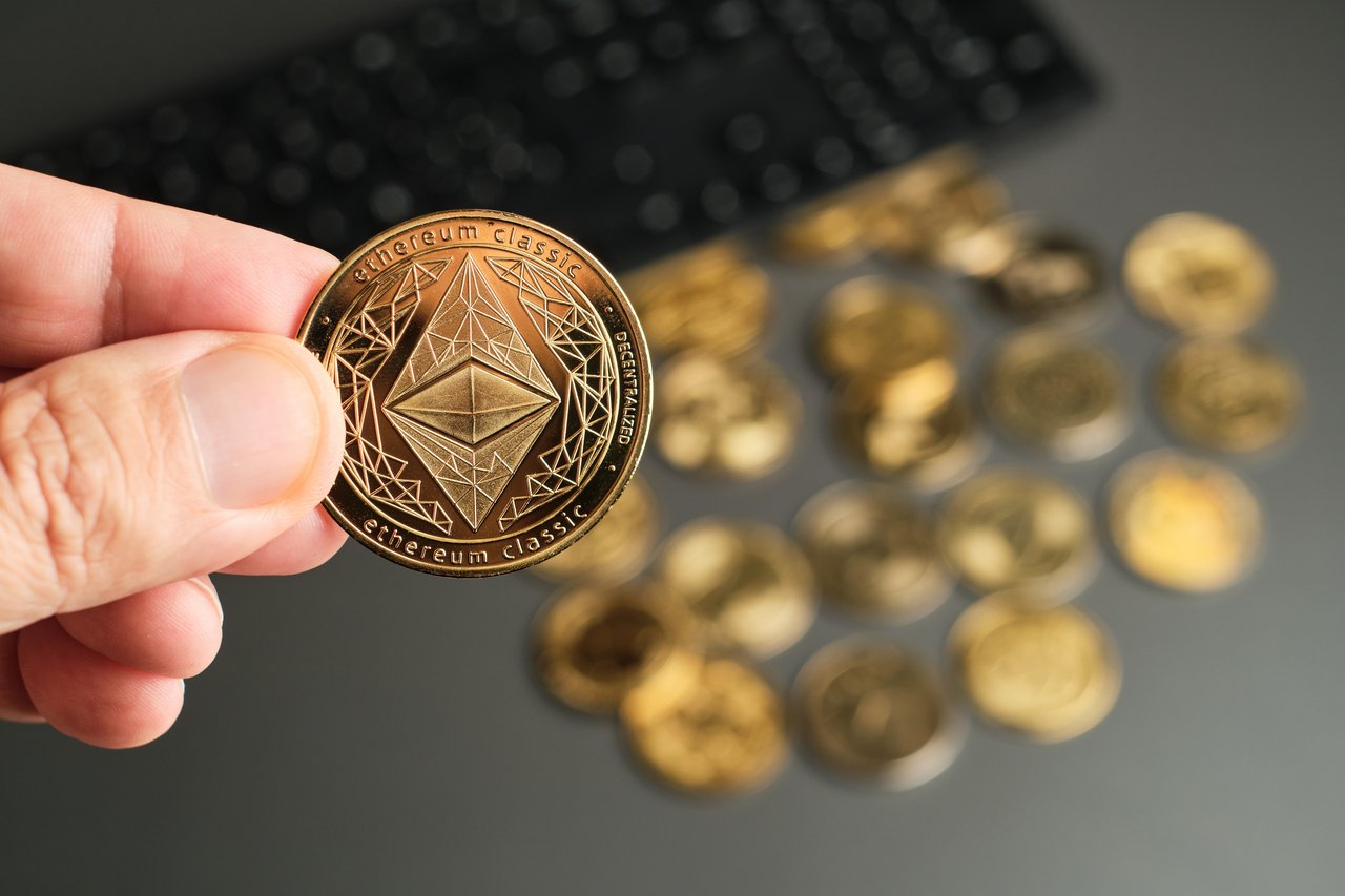 Crypto Lags: Gold Surpasses Five Thousand Dollars Before Ethereum