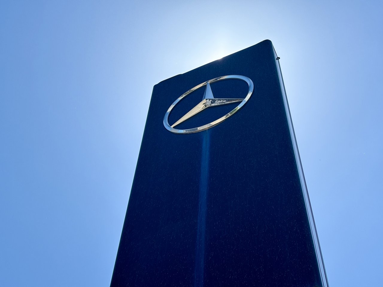 How Mercedes-Benz Lost Its Compass in the New Era of the Automotive Industry