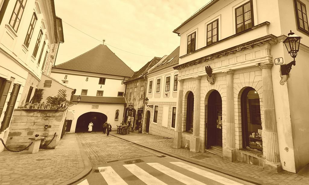 Die Apotheke, in der Dantes Urenkel arbeitete, ist seit 1355 in Zagreb tätig.