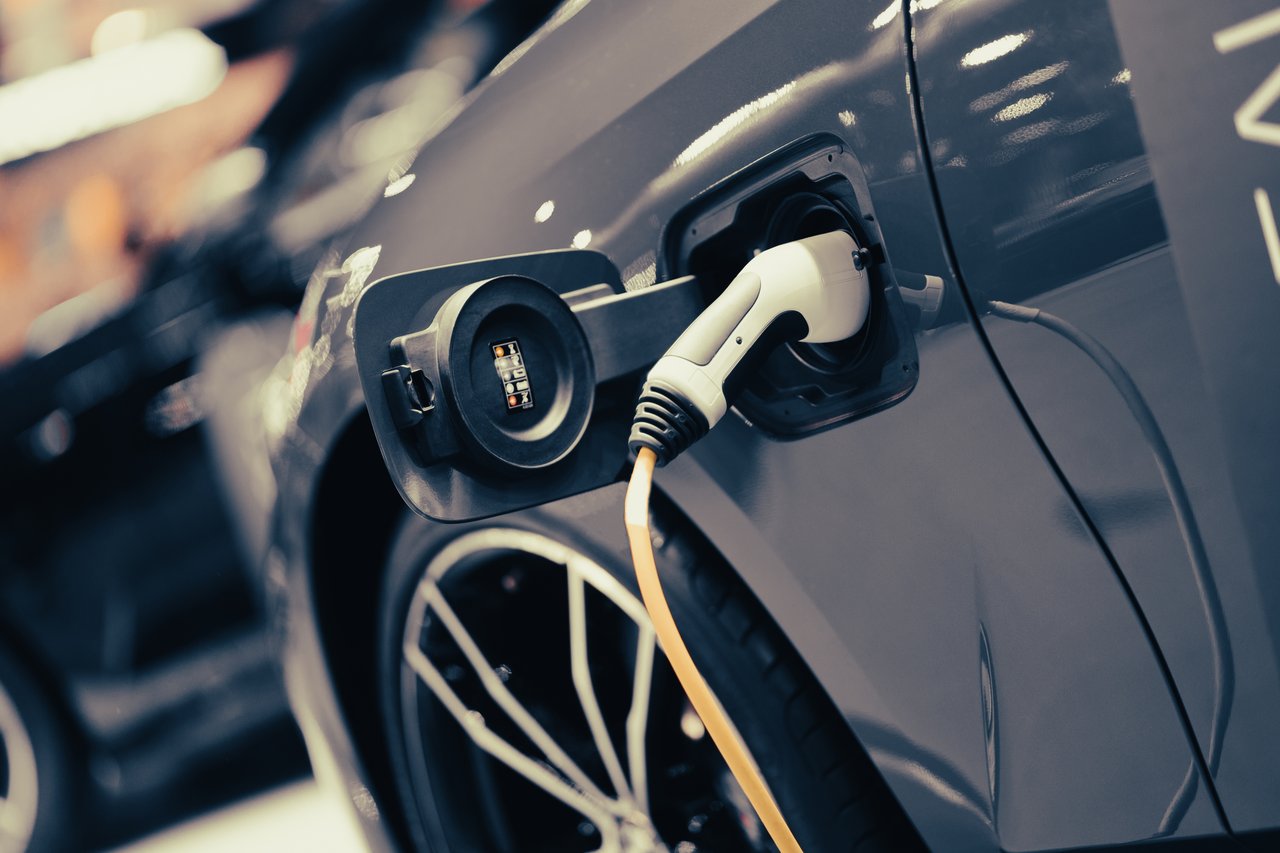 Les voitures électriques ralentissent en Chine et aux États-Unis, l&rsquo;Europe croît