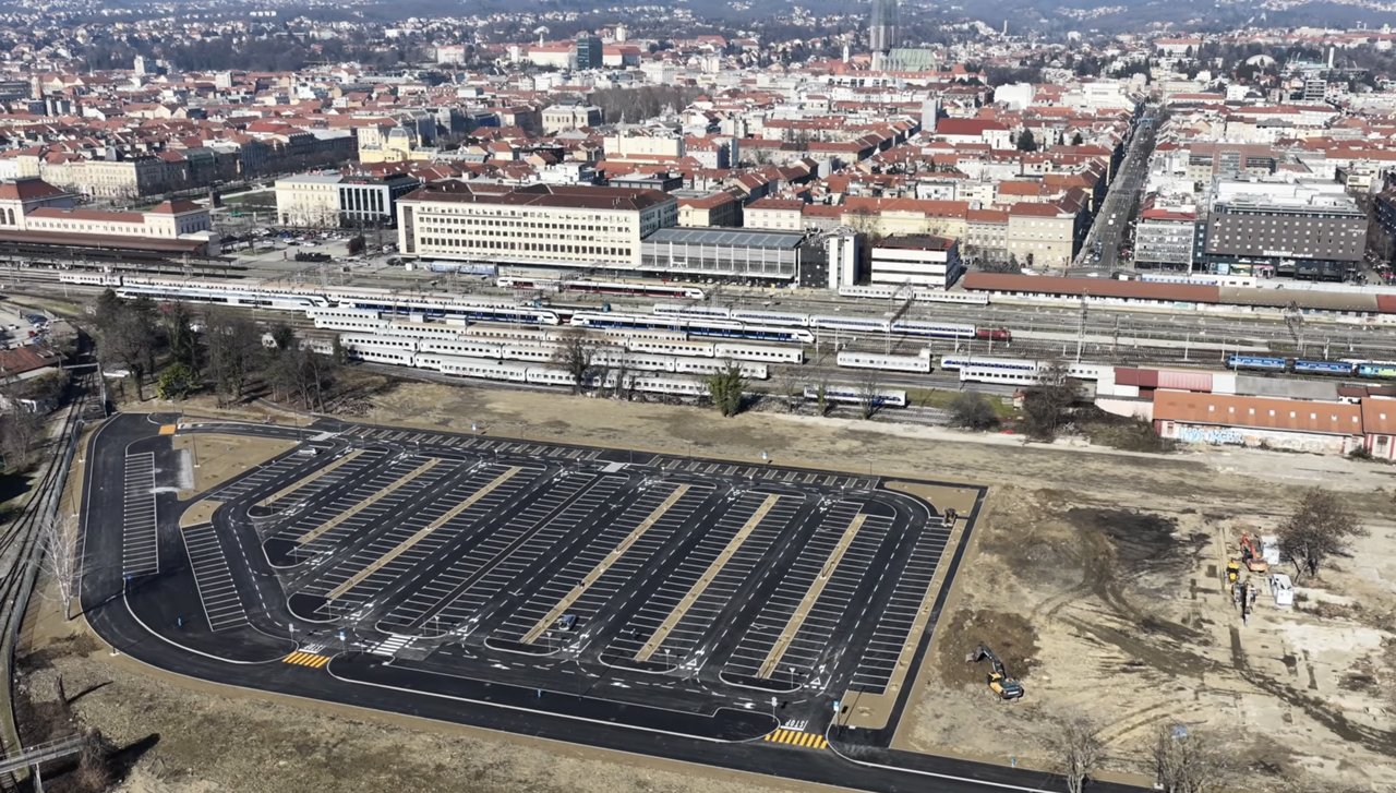 Gredelj jusqu&rsquo;à présent parc et stationnement, le véritable projet et développement sont encore loin