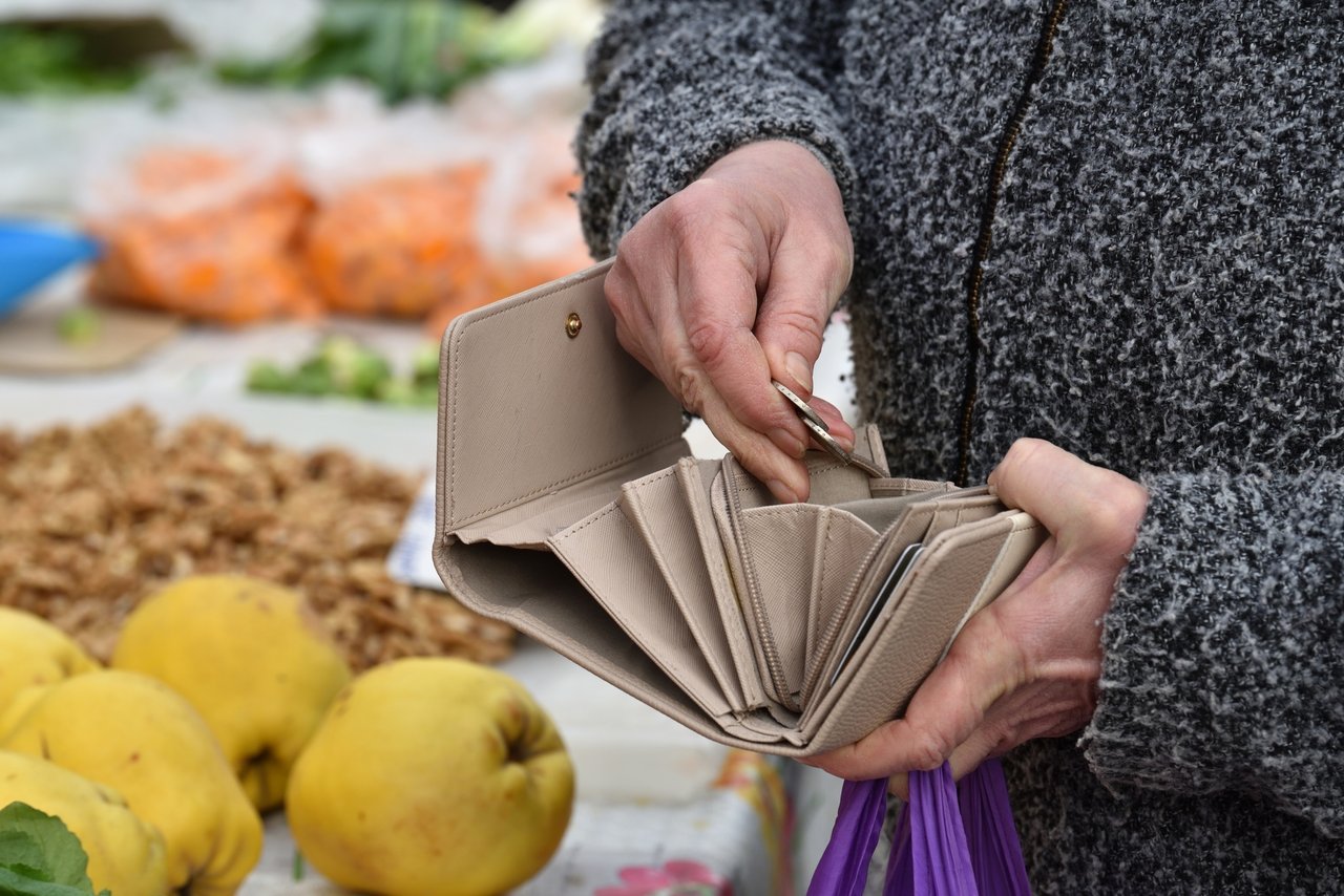 Salaries No Longer Keep Up with Prices: The Purchasing Power of Europeans is Falling Again