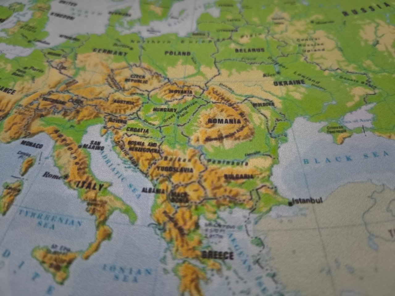 Adria Region 2026: Between Fragile Stabilization and ‘Hunting’ for Discounts