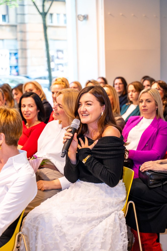 Unzerstörbar organisiert erneut den Ausstellungstag und das Podium der unzerstörbaren Frauen