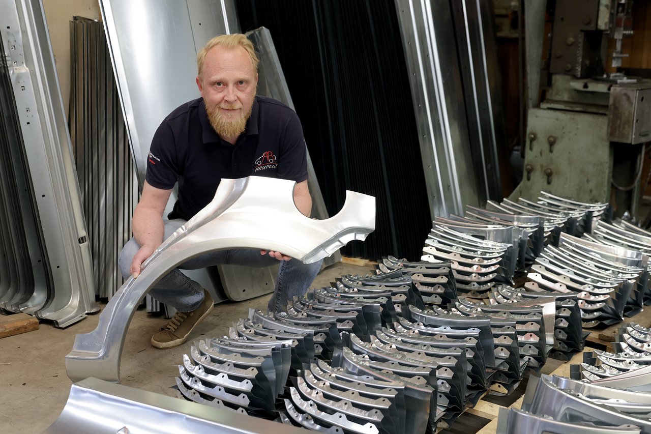 A Company from Jankomir Exports Auto Parts to Europe, America, and Asia