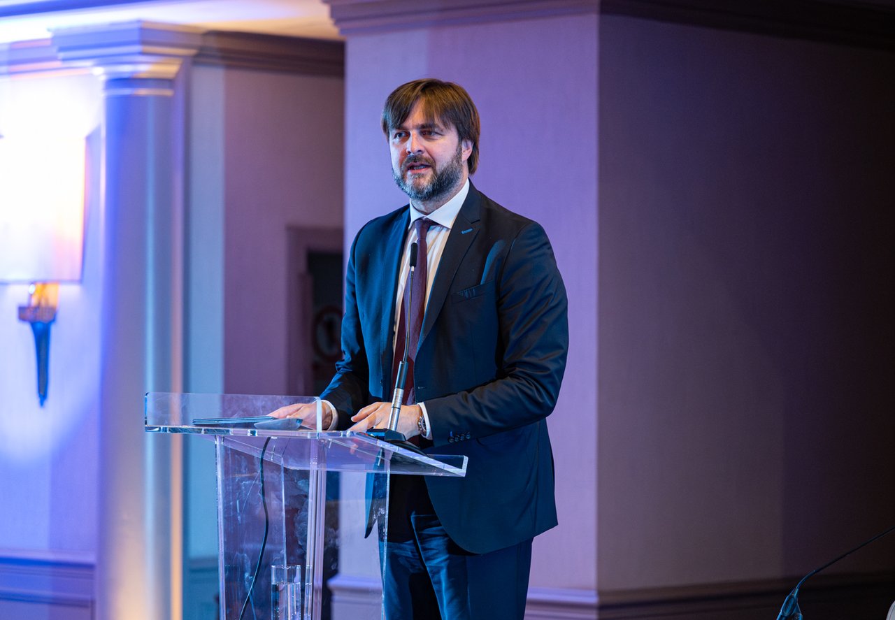 Ćorić s&rsquo;attend à ce que l&rsquo;inflation tombe à la moyenne européenne d&rsquo;ici 2027