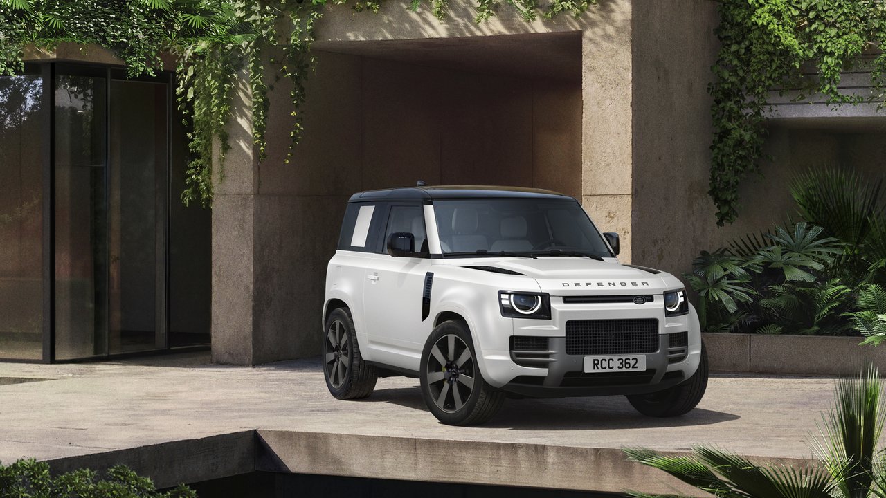 Land Rover Defender: From Workhorse to Digital Status