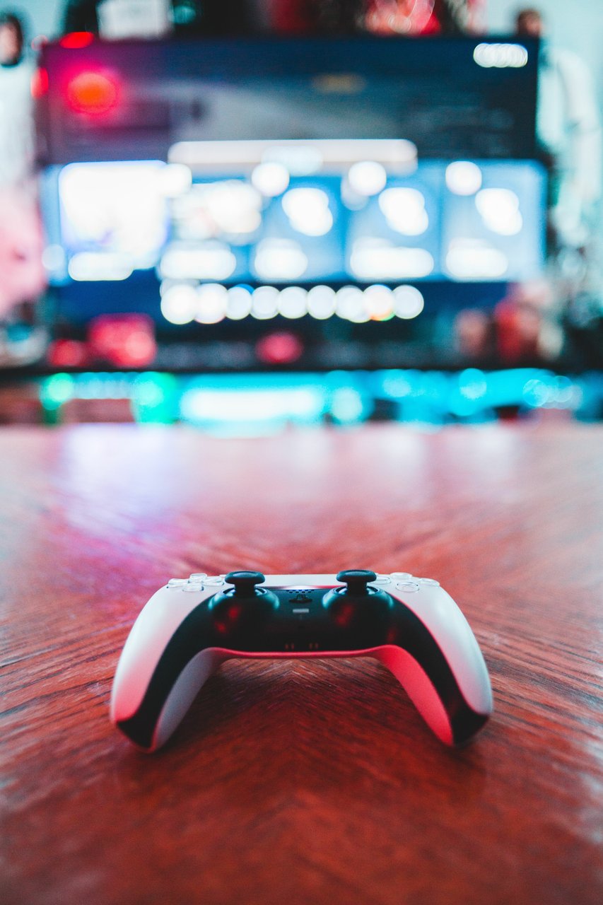 Crisis Shakes Gaming: Xbox Lays Off, Croatian Studios Cautious