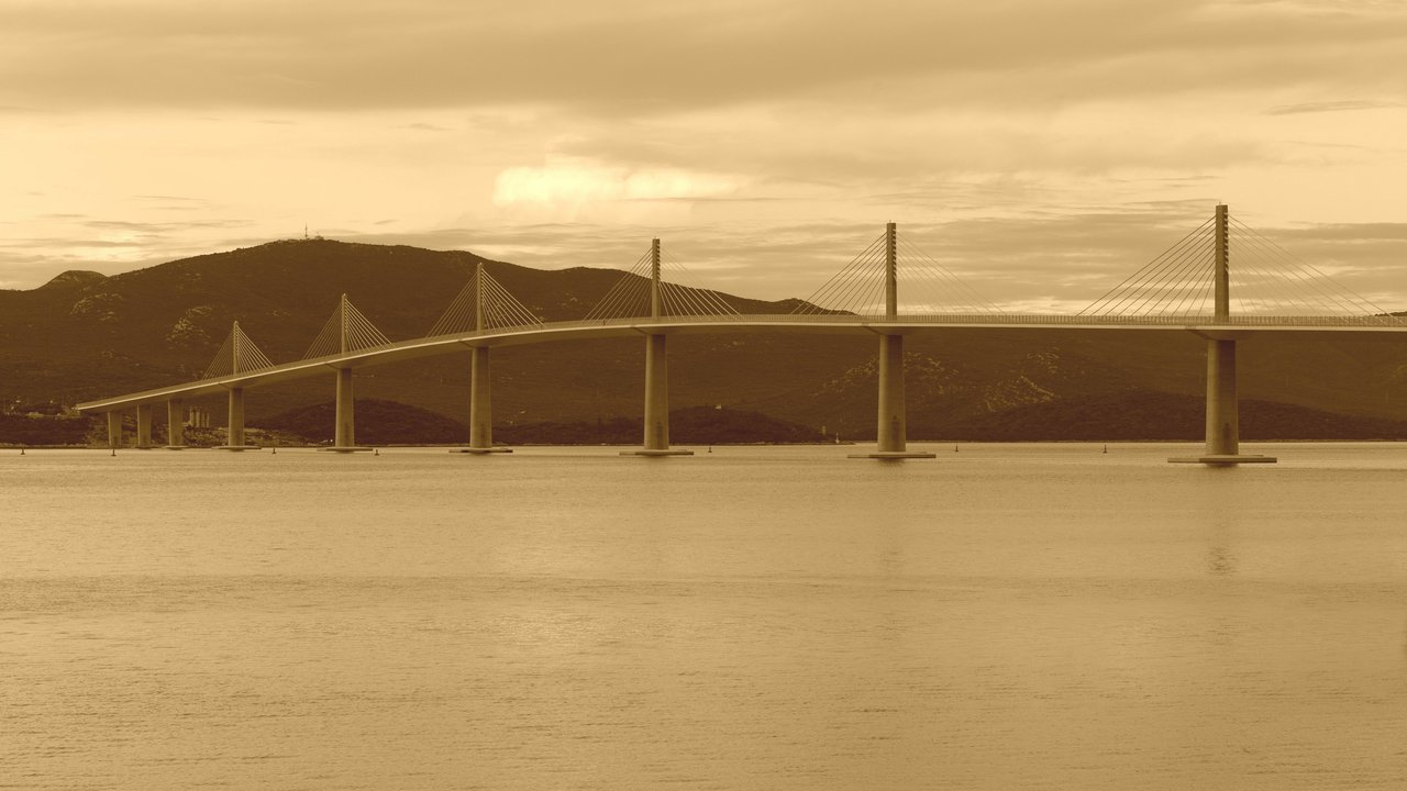 Le pont de Pelješac a été lancé deux fois par Sanader, mais construit par Plenković