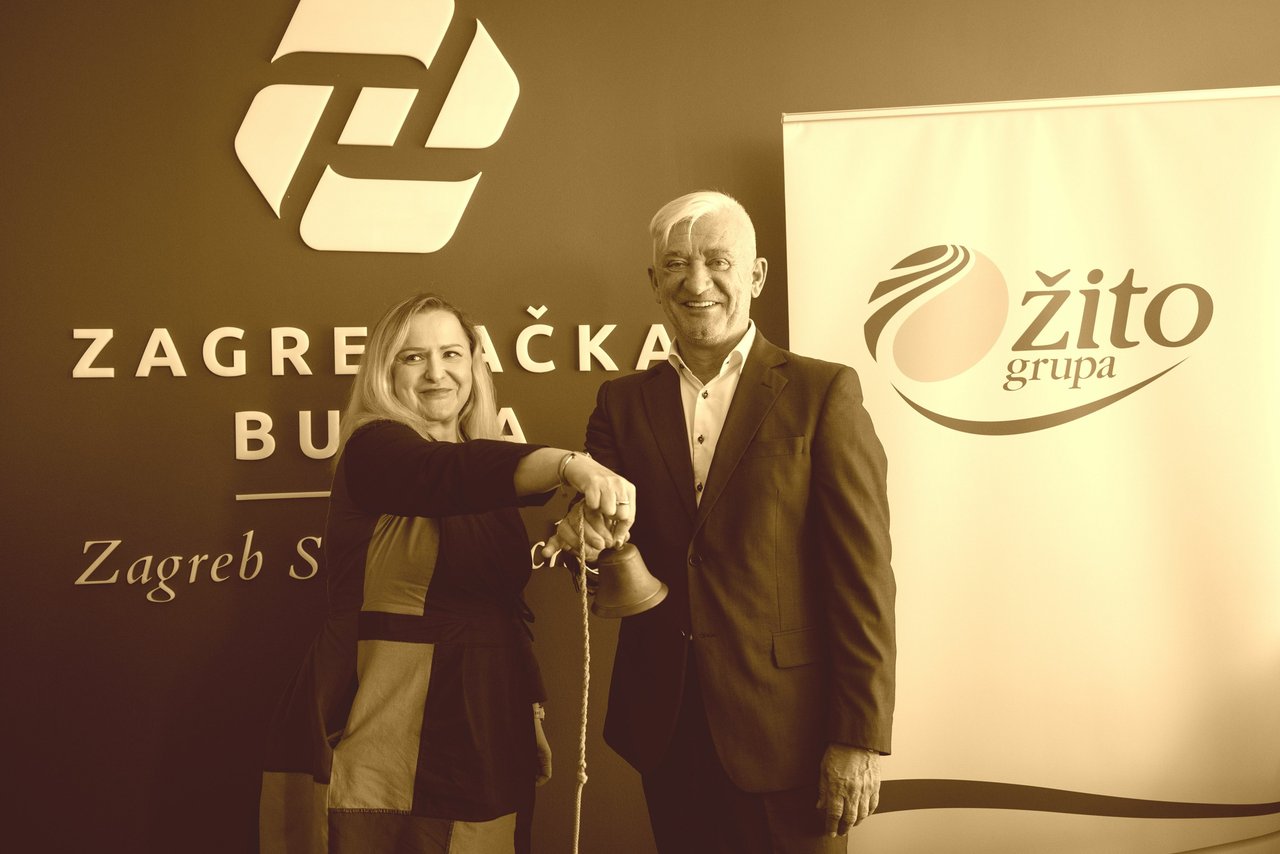 <p>Predsjednica Uprave Zagrebačke burze Ivana Gažić i većinski vlasnik Žita Marko Pipunić zazvonili su 28. srpnja 2025. za početak trgovanja dionicama Žita</p>