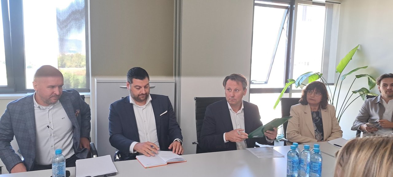 <p>Uprava Studenca: Mikolaj Chrzszczewski, Ivan Slavica, Michal Senczuk i Matija Subašić Maras</p>