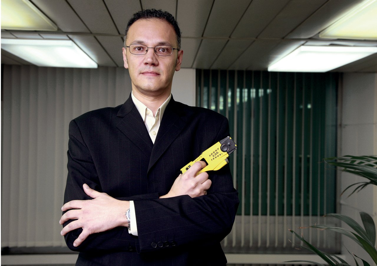 ELEKTRONIČKI PARALIZATOR: Sva dobit za promociju u policiji