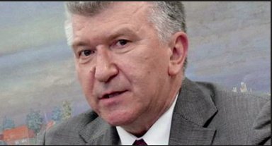Dva radija ne mogu se dogovoriti o slušanosti